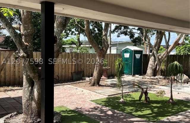 12360 SW 188th Ter Gallery 3