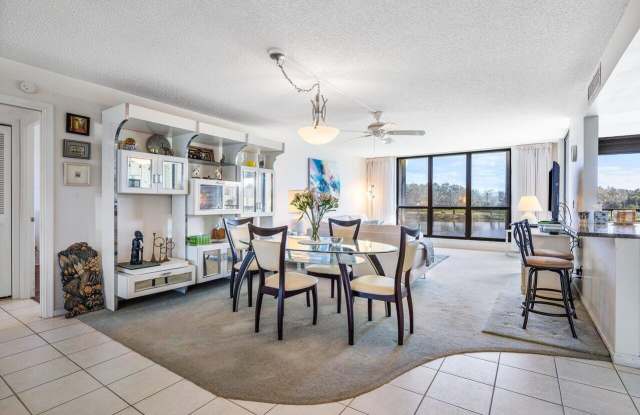 5380 Woodland Lakes Drive Gallery 4