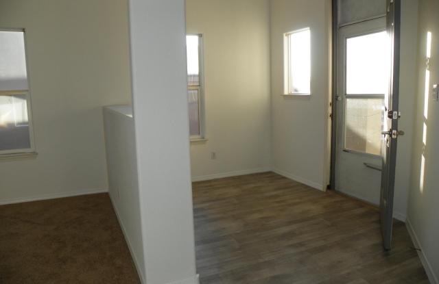 5228 Dexter Court NE Gallery 2