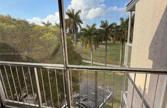 6995 NW 186th St photos photos