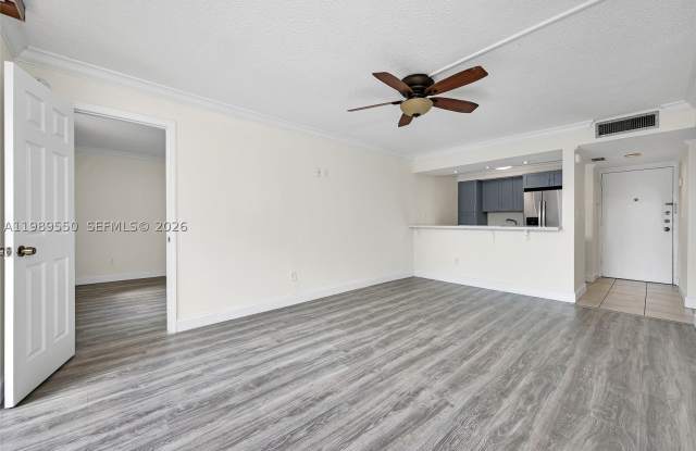 14601 N Kendall Dr Gallery 4