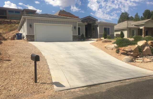 Pet-friendly! Beautiful Vermillion Home! photos photos