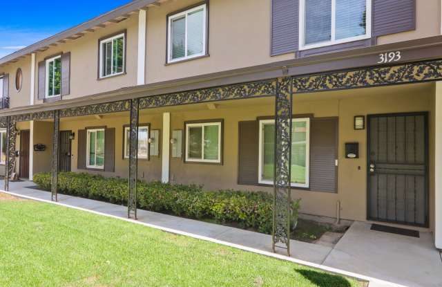 4 Bedrooms! 3 Bathrooms! 2 Car Garage! photos photos