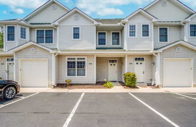 Year Round first floor apartment, conveniently located just off of Rehoboth Ave. photos photos