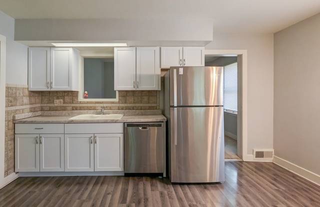 3 Bedroom Home Preleasing for August 2026! Short Walk from Ball State's Campus! Updated & Spacious home! Gallery 3