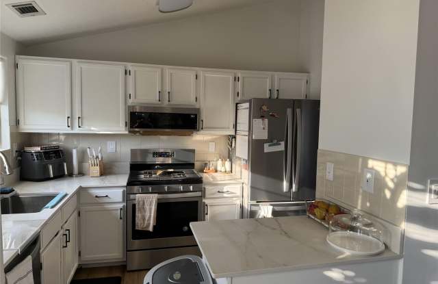 3102 Whispering Hills Gallery 2