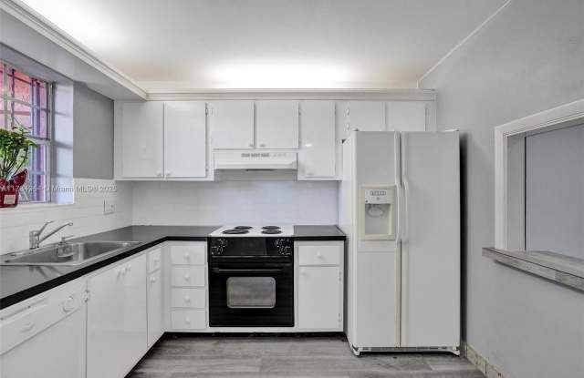 660 Tennis Club Dr photos photos