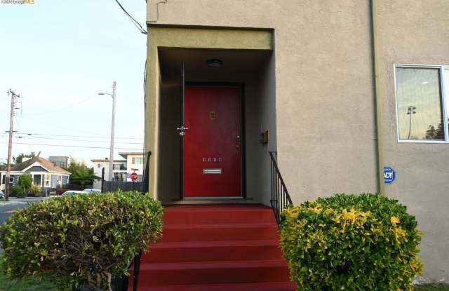1316 Russell Street Gallery 3