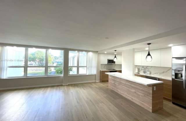 10230 Collins Ave photos photos
