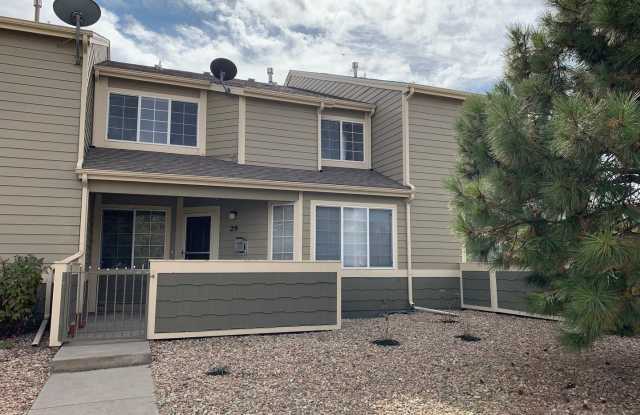 Beautiful Well Maintained 3 bedroom 3.5 bathroom Home photos photos