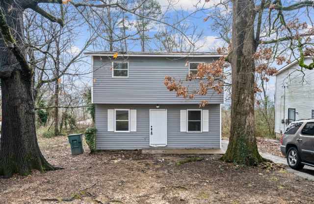 3/ 2 Home for Rent - 724 Sylvan, Chattanooga, TN 37411