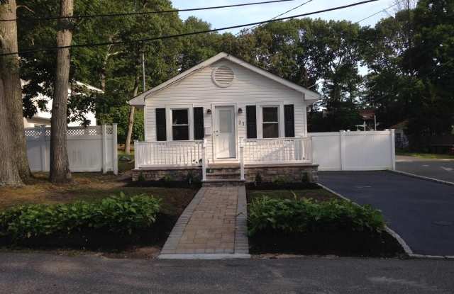 21 Kingdom Court Gallery 1