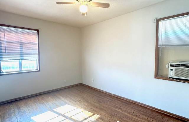2816 Duncan Drive Unit 2 Gallery 2