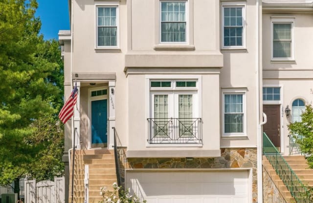 12806 DOGWOOD HILLS LANE - 12806 Dogwood Hills Lane, Greenbriar, VA 22033
