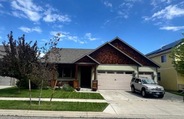 Large, Open Home with Beautiful Backyard and Oversized Garage photos photos