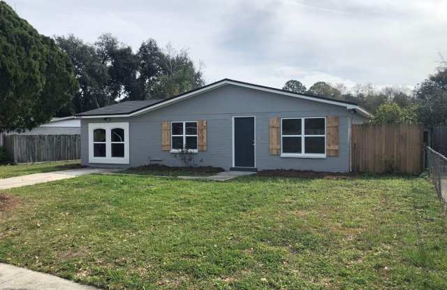 8380 Red Holly Lane Gallery 2