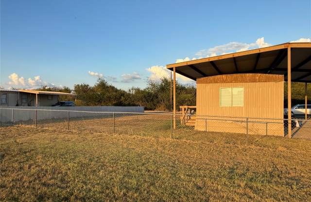 3304 Hidalgo Road Gallery 1