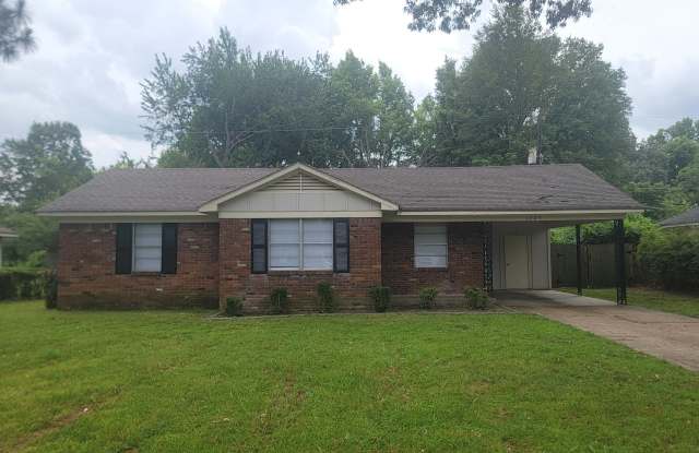 1725 Oakwood Dr photos photos