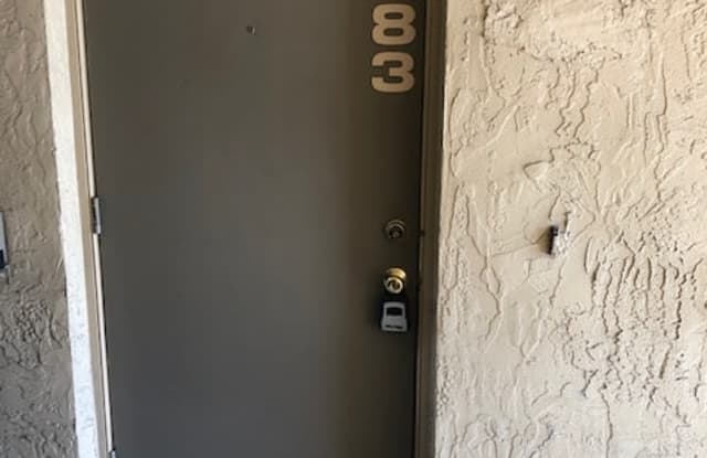 5283 Vineland Road photos photos