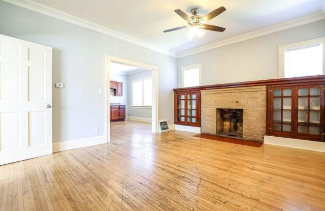 Updated 5 Bedroom for Pre-Lease NOW! Huge Backyard and walking distance to MSU and downtown! Gallery 4