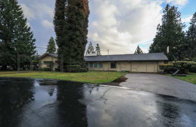 SPACIOUS MIDCENTURY HOME IN LONGVIEW'S CASCADE WAY NEIGHBORHOOD FOR RENT photos photos