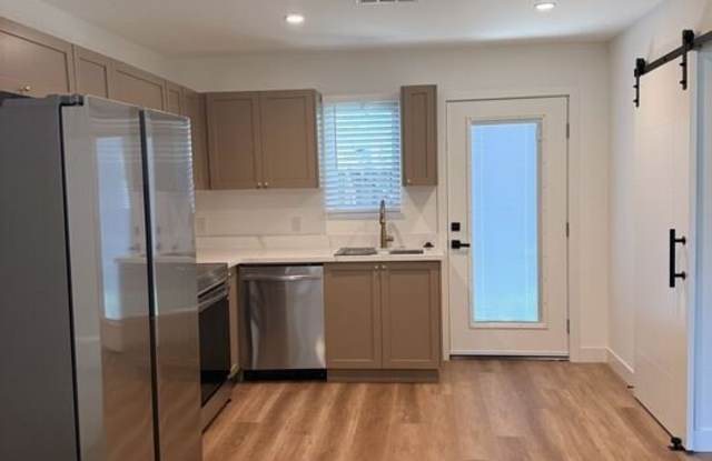 6626 1/2 Woodlake Ave photos photos