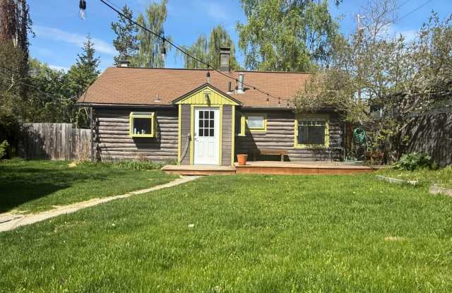 Adorable House In Valley of the Moon, Close to all of the perks of Downtown and Spenard! photos photos