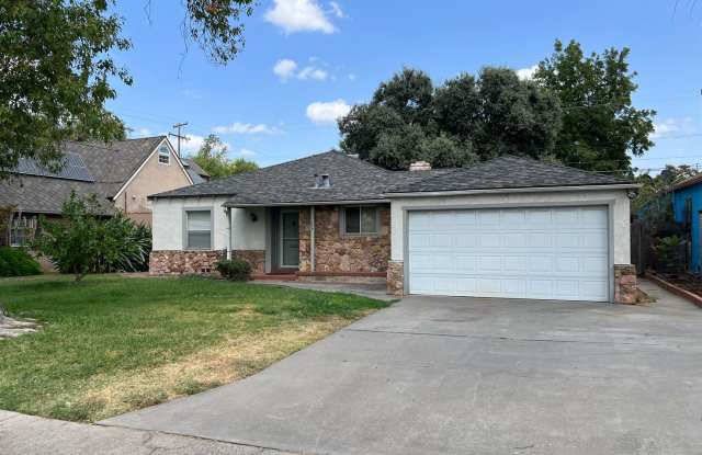 2-bedroom bungalow located in desirable La Loma neighborhood! Gallery 2