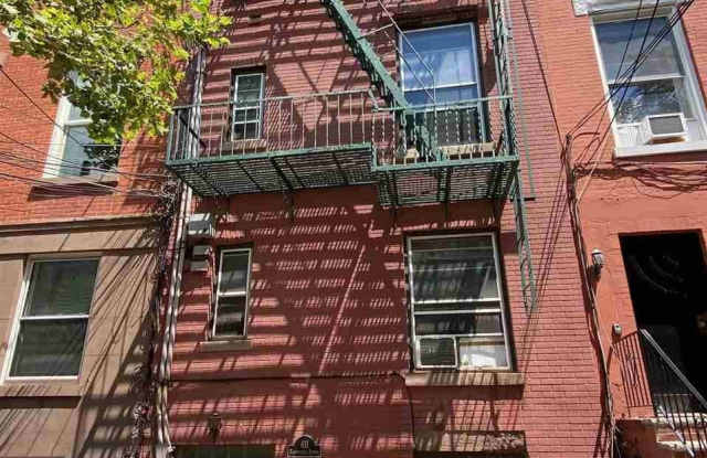 611 BLOOMFIELD ST - 611 Bloomfield Street, Hoboken, NJ 07030