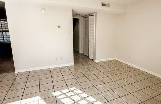 COMING SOON---Updated and spacious 3 bedroom 2.5 bath condo in the Bearden/Rocky Hill area Gallery 3