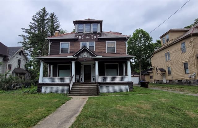 129 Euclid Avenue - 129 Euclid Avenue, Sharon, PA 16146