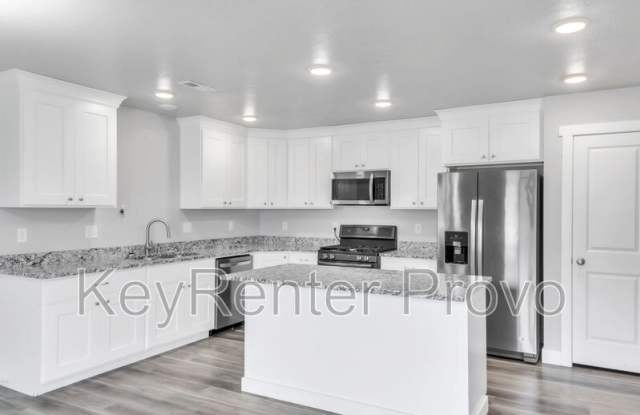 1042 N 120 E - 1042 North 120 East Street, Santaquin, UT 84655