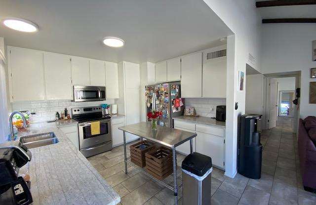 1216 E ESCONDIDO Drive Gallery 3