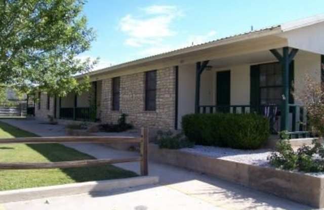 813 Mildred - 813 Mildred St, Burnet, TX 78611