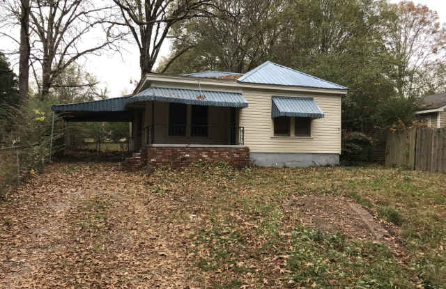 Adorable 3 bedroom 2 bedroom house located in Gadsden. - 317 Albany Avenue, Gadsden, AL 35903