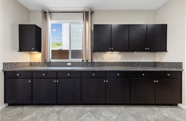 7939 Torreys Peak Street Gallery 3