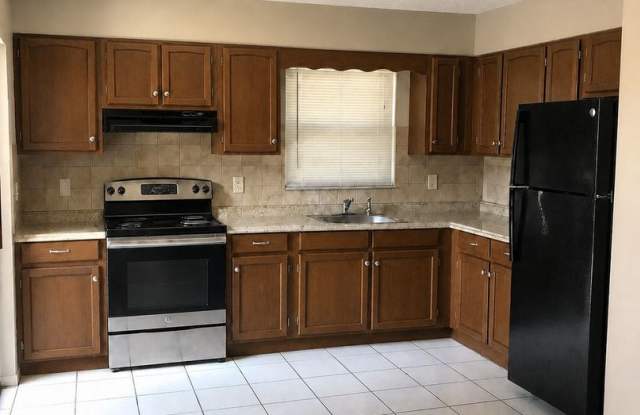 2 Bedroom 1.5 Bath 2 Story Townhouse Gallery 1
