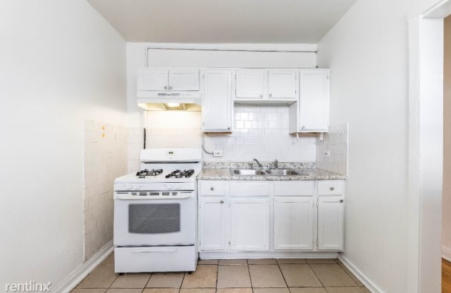 5701 W Roosevelt Rd 3 W - 5701 West Roosevelt Road, Cicero, IL 60804