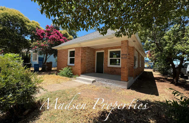 2718 Brown Avenue photos photos