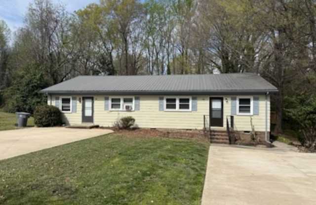 1100 Uwharrie St. photos photos