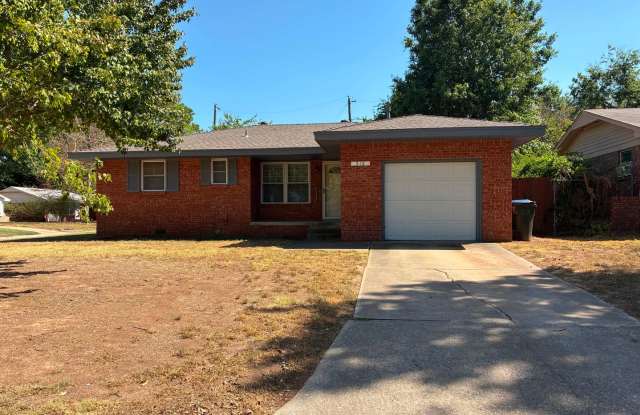 AVAILABLE NOW -  Beautiful Home Near OU – Perfect Location for Students, Professionals & Football Fans! Gallery 3
