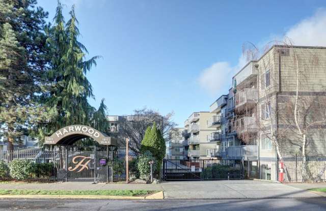 2 Bedroom/1 Bath Luxury Beacon Hill Condo, Perfect Location!! photos photos