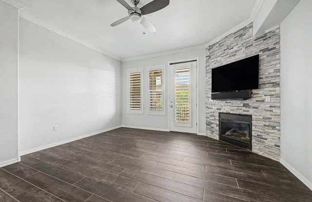 2/2 Bed/Bath RESORT Style LUXURY Condo in SCOTTSDALE Gallery 3