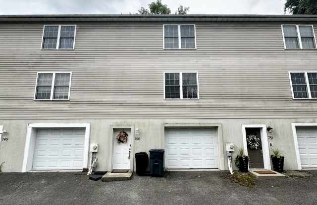 750 Erow Avenue - 1 photos photos