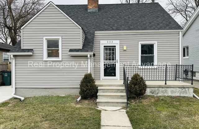 Cute 3-Bedroom Updated Bungalow Minutes from Downtown Ferndale! photos photos