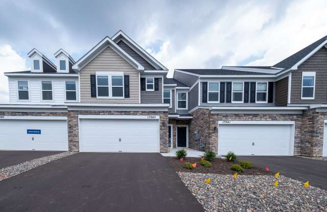 17943 Giants Way photos photos