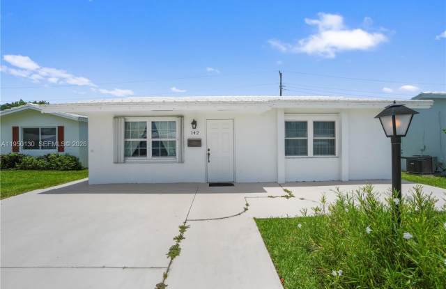 142 NW 10th Ct photos photos