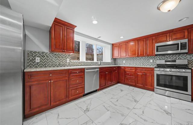 635 E Lincoln Avenue photos photos