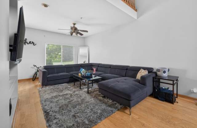 949 Tanager Court Gallery 4