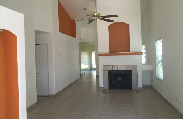 7534 W Cinnabar Ave Gallery 2